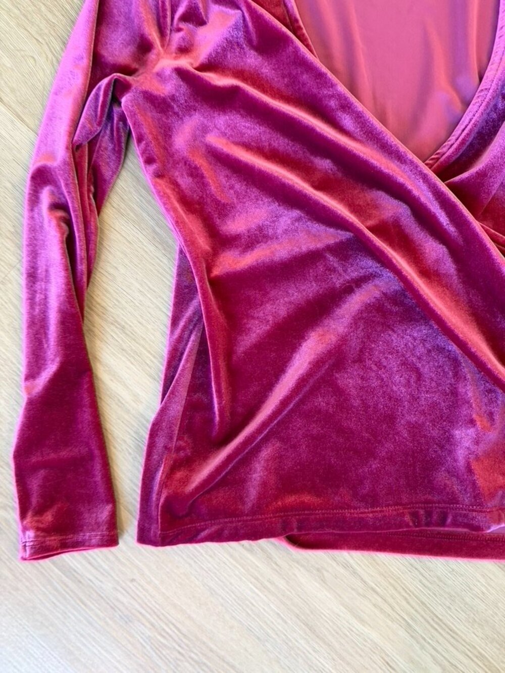 J Crew Mercantile Velvet Wrap Top Womens Sz M Berry Red Stretch Ballerina Blouse - Picture 2 of 7